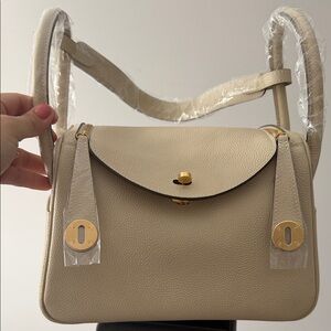 Elegant Genuine Cream Leather Handbag
